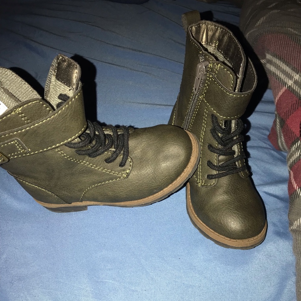 Girls high top boots